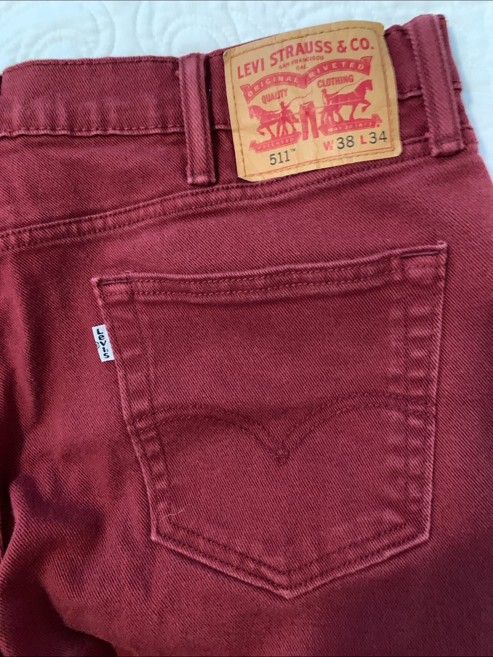 Levi 511 Men's Burgundy Slim Straight Jeans - Size W38 L34
